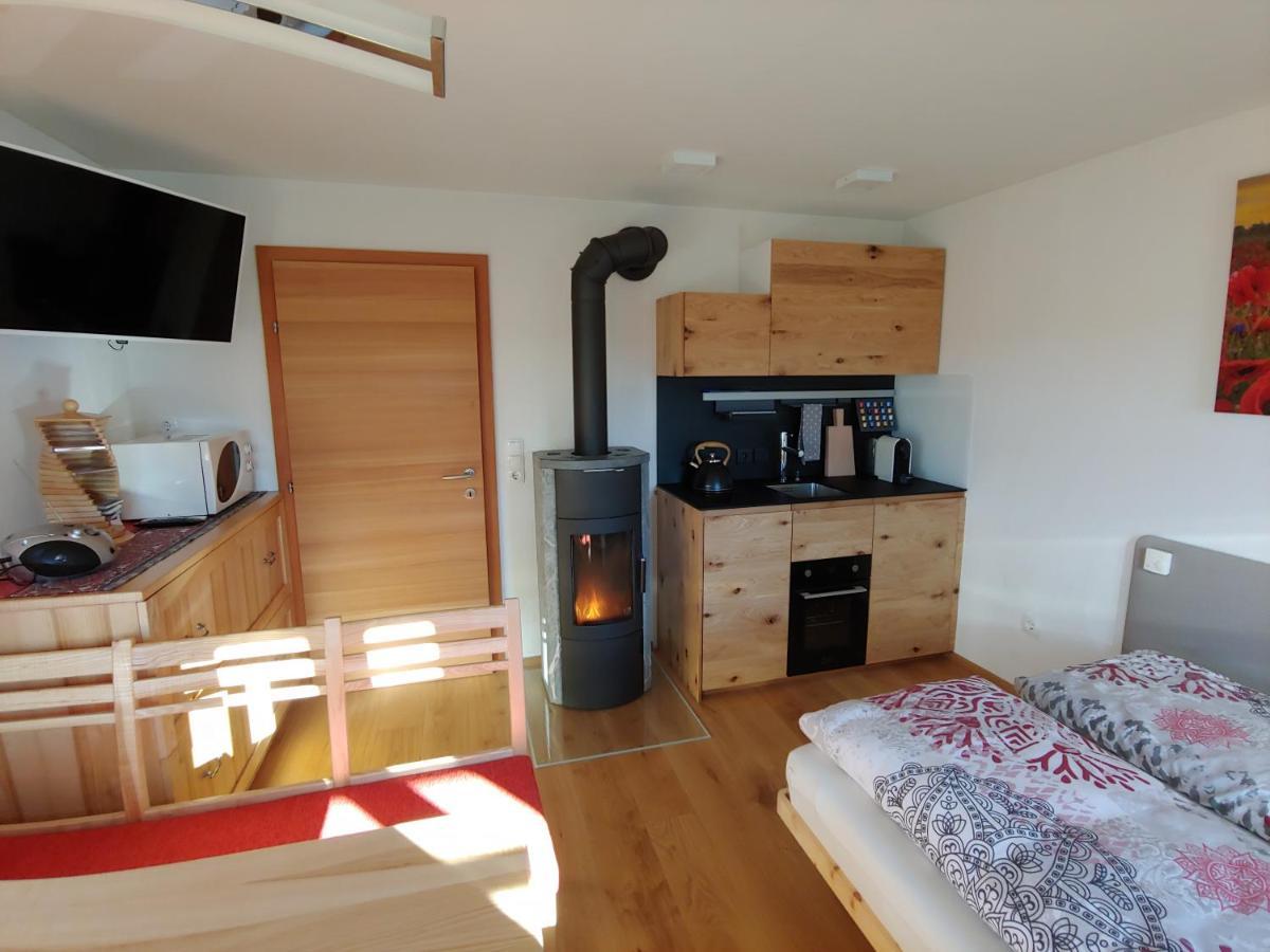 Kleine Reblaus Apartment Бад Валтерсдорф Екстериор снимка